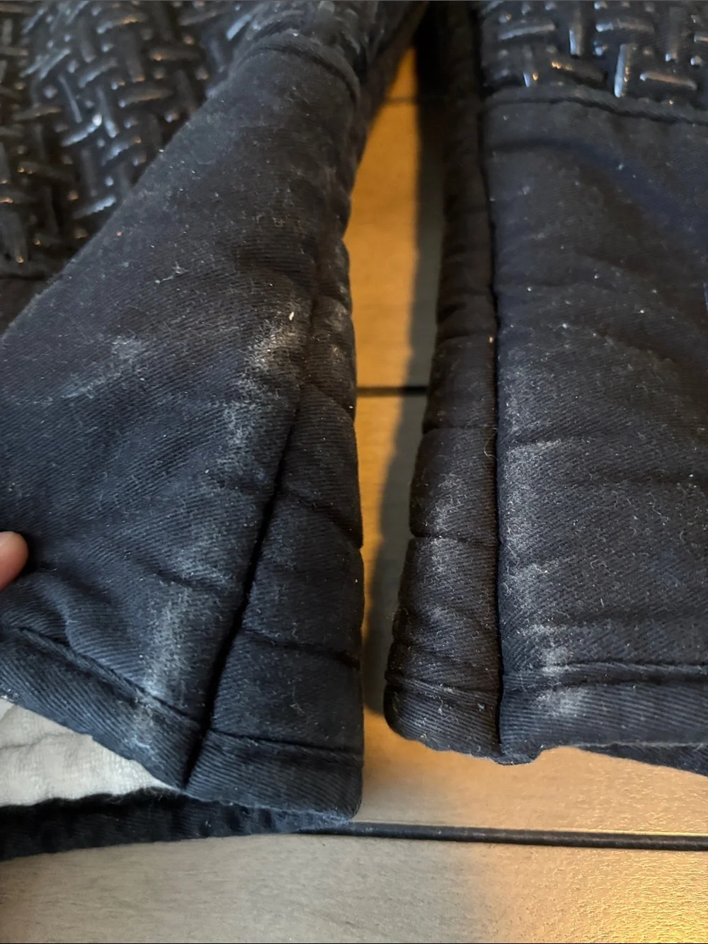 Teflon Black Heat-Resistant Oven Mitts